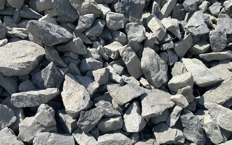Erosion Control Rock Screening Guide and Recommended Mesh Sizes. Erosion Control Rock Screening with DeSite Topsoil and Rock Screeners - Guide to Choosing the Right Mesh Size for Efficient Screening.