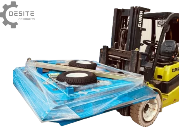 Illustrative image of the packaging process and shipping efficiency of the DeSite SLG 56 MINI on a forklift for secure and streamlined transportation.